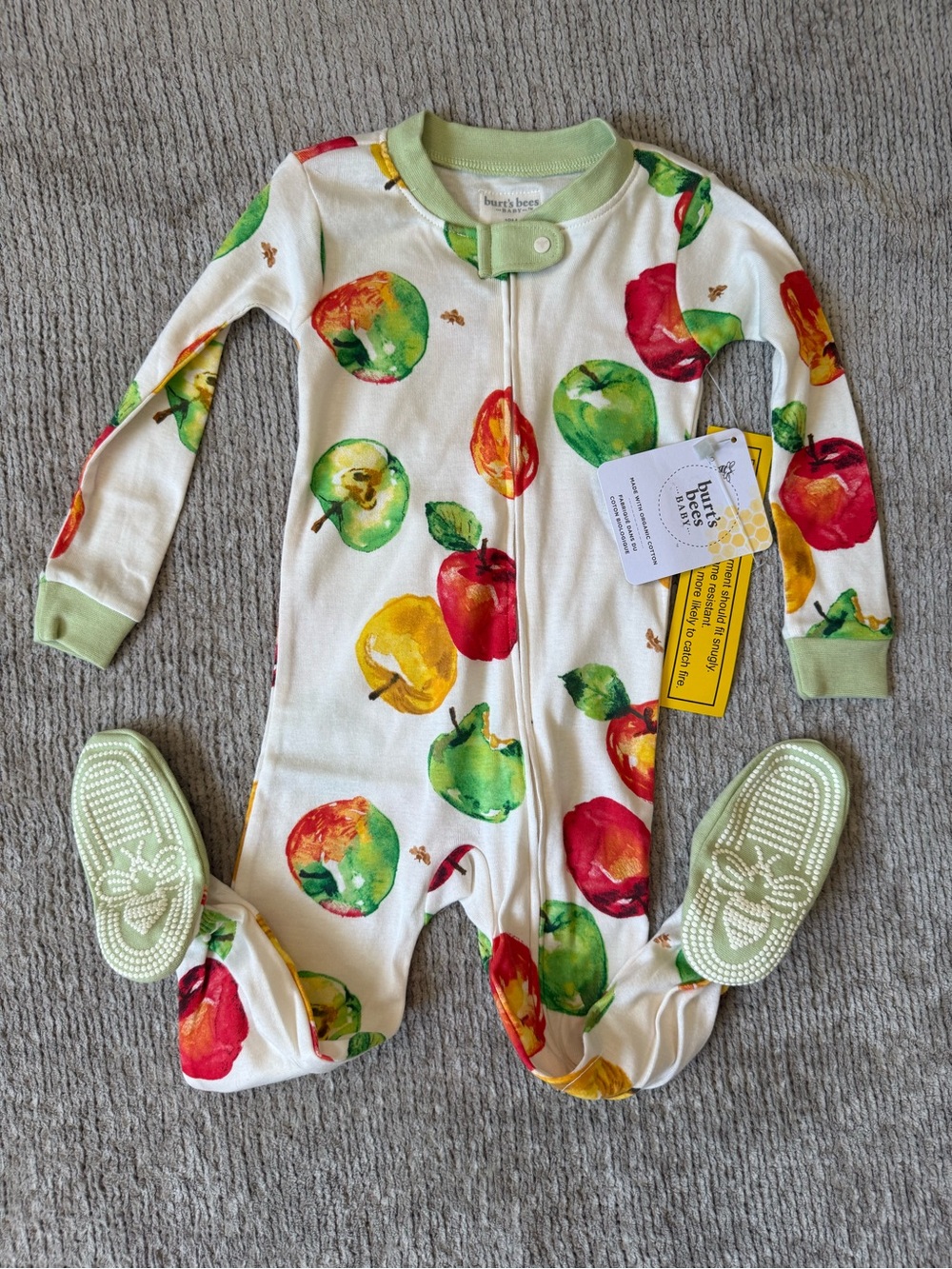 Burt’s Bees Baby Organic Cotton Apple Print Footed Pajamas 18M NWT